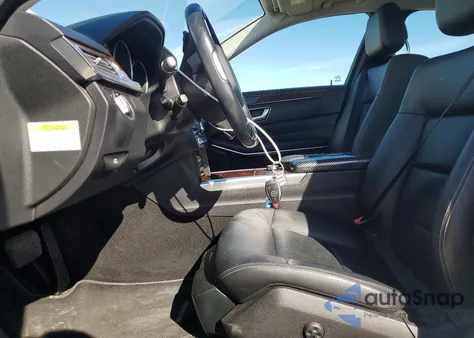 2014 Mercedes-Benz E 350 z USA, uszkodzony, nr VIN WDDHF5KB5EA882481